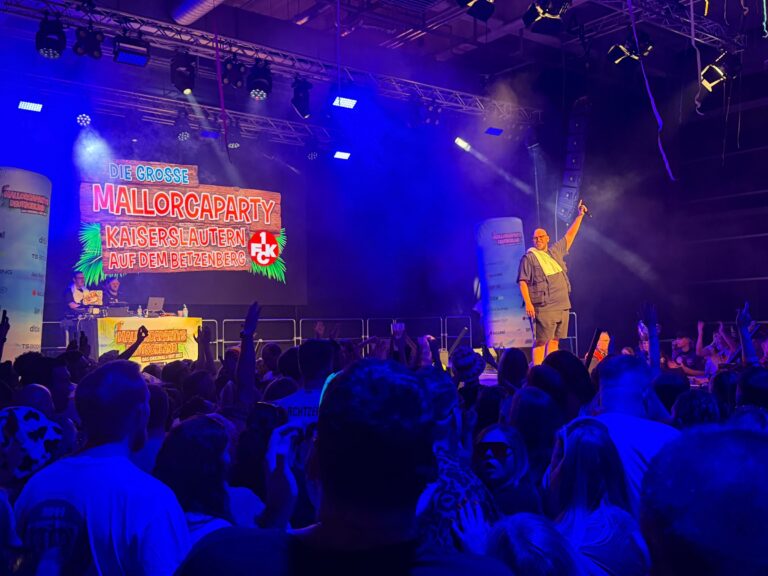 MEGA-PARTY AM BETZE: Ballermann-Stars verwandeln Fanhalle Nord in Mallorca-Paradies!