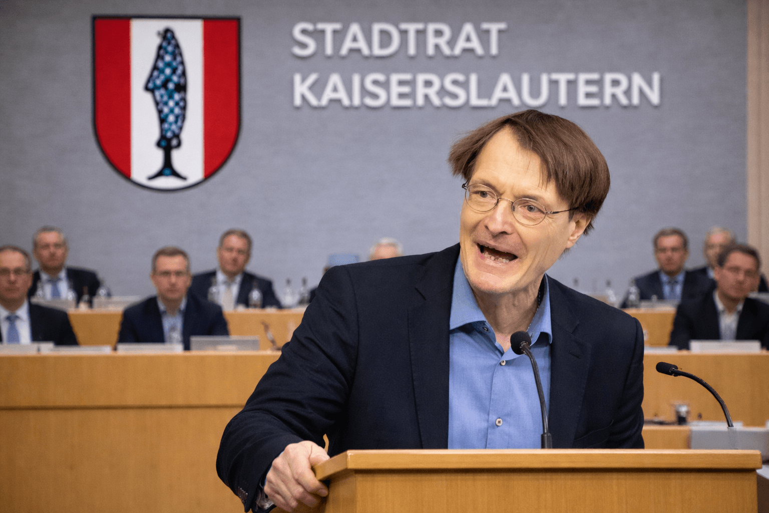 Karl Lauterbach: Corona Regeln haben zu 100% gegriffen! – Kaiserslautern hat Null-Inzidenz erreicht!