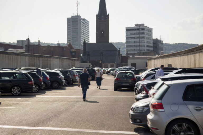 CDU entdeckt revolutionäres Konzept: Mehr Asphalt macht glücklich