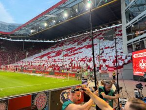 Senft gibt zu viel Senf dazu: KSC-Trainer "kackte sich schon vorm Derby in die Hosen" und scheitert mit Psycho-Spielchen am Betzenberg